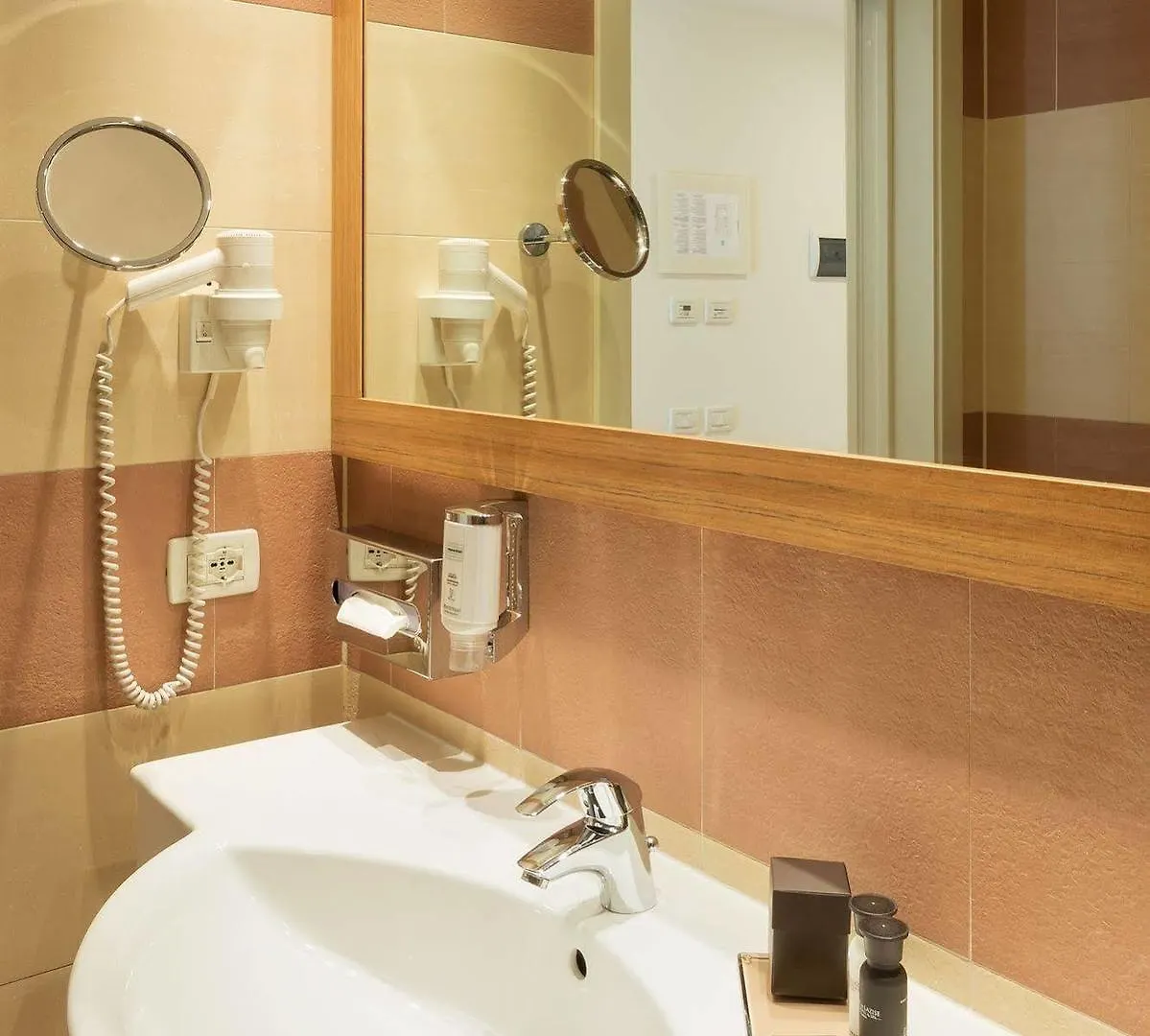 Leonardo Hotel Lago Di Garda - Wellness And Spa Lazise