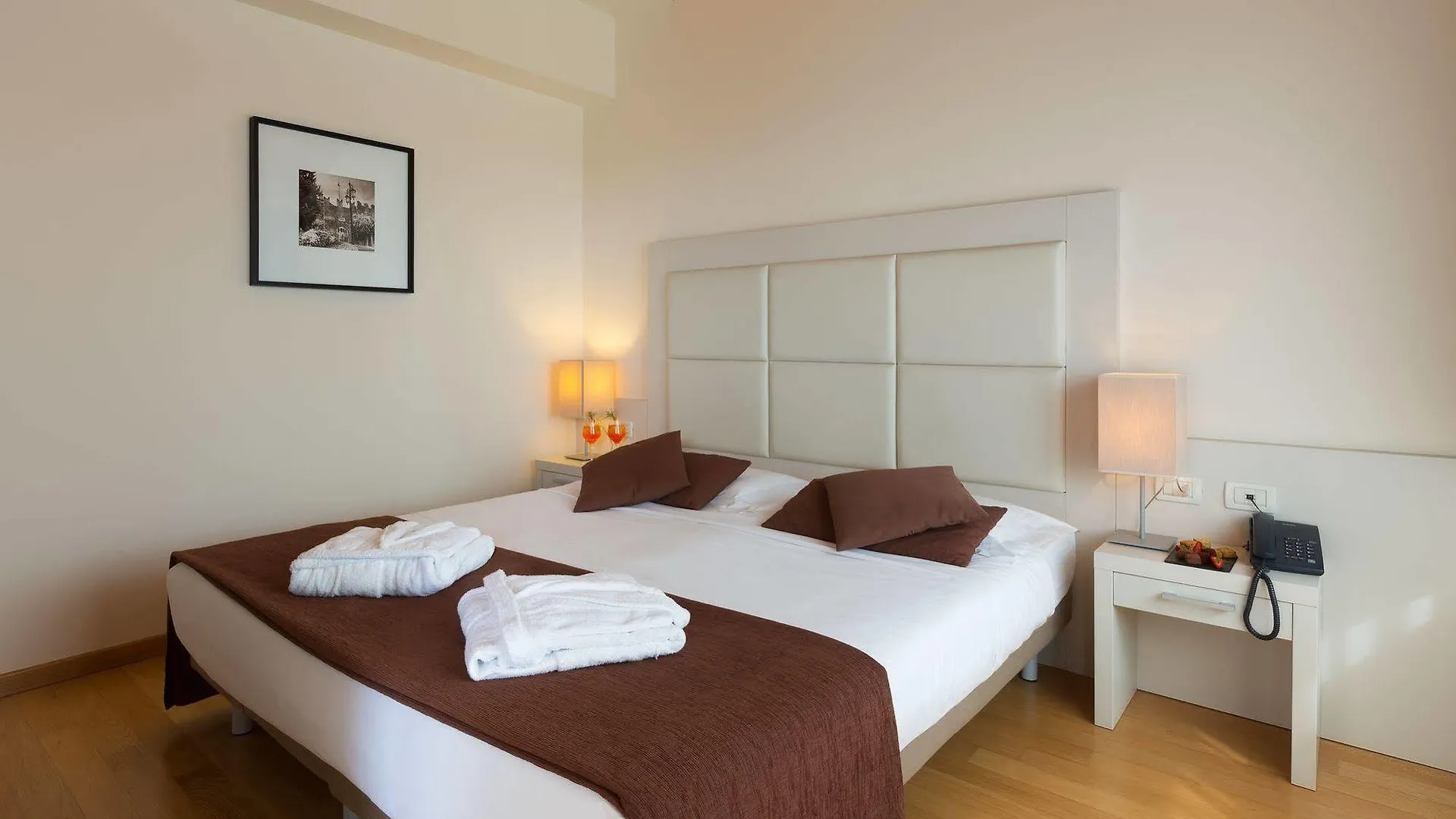 לאזיסה Leonardo Hotel Lago Di Garda - Wellness And Spa 4*,